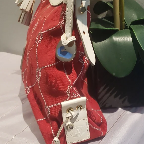 ❣️💫MARK DOWN💫❣️Dooney & Bourke Bag - Picture 3 of 10